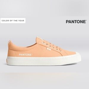 Cariuma Womens Shoes OCA Low Sneakers Sz 7.5 Pantone Peach Fuzz Organic Canvas